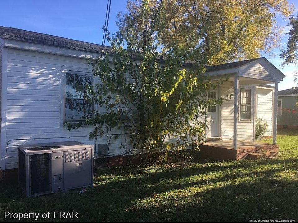 2nd image of 913 Doll St