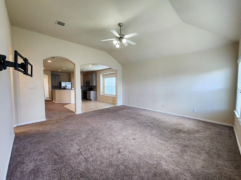 2119 Del Mar Dr — Photo 10