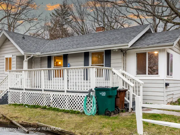 1246 Dakin St, Lansing, MI 48912