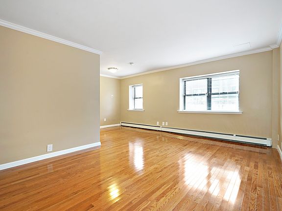 4th image of 4200 Herkimer Pl