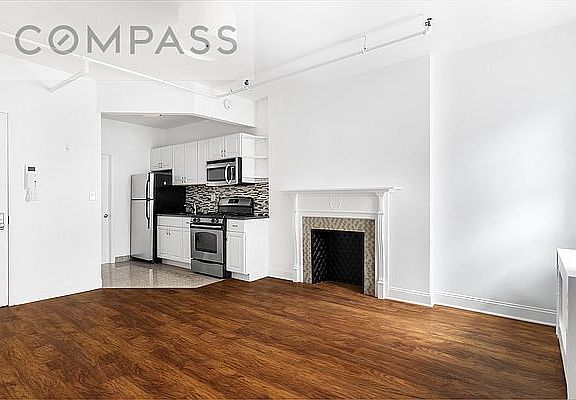 4th image of 223 W 79th St APT 5