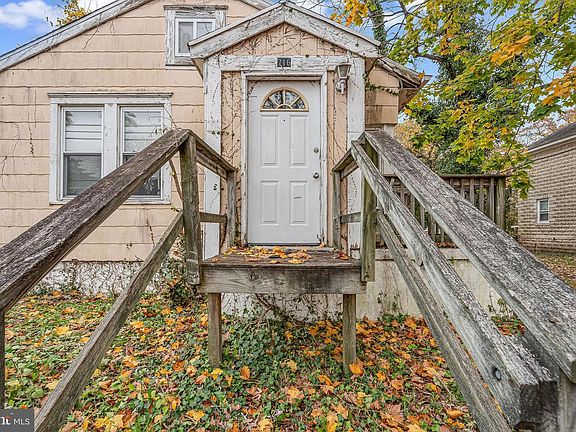 4th image of 716 W Adams Ave