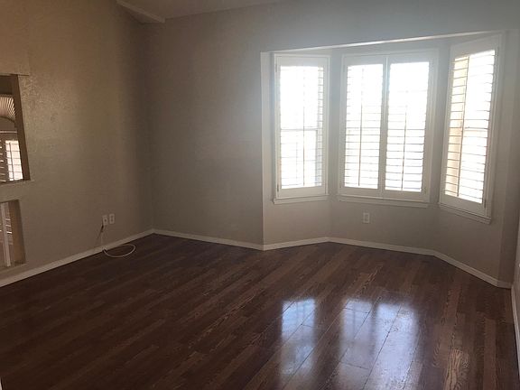 3rd image of 10762 White Sands Dr