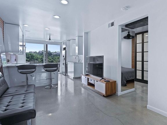 5th image of 518 River St #518