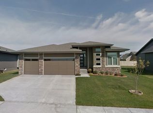 685 NE Meridian Dr, Waukee, IA 50263
