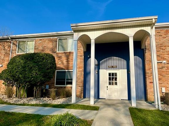 4th image of 1091 NW Washington Blvd #2