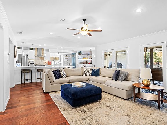 3rd image of 3707 Pallos Verdas Dr