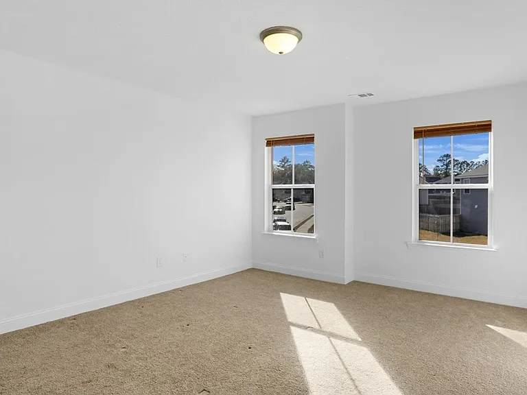 609 Fairview Cir — Photo 23