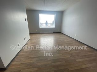 525 Ford St N APT 10, Thunder Bay, ON P7C4Z1