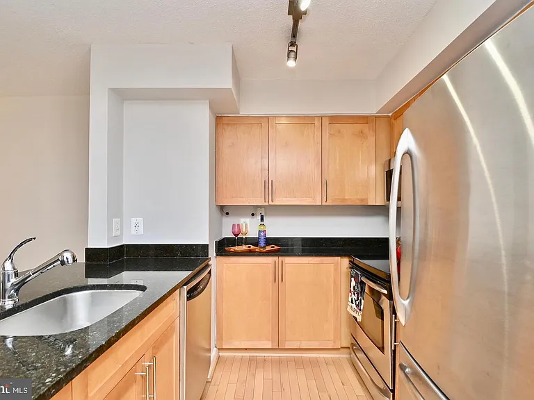 7500 Woodmont Ave #S712 — Photo 10