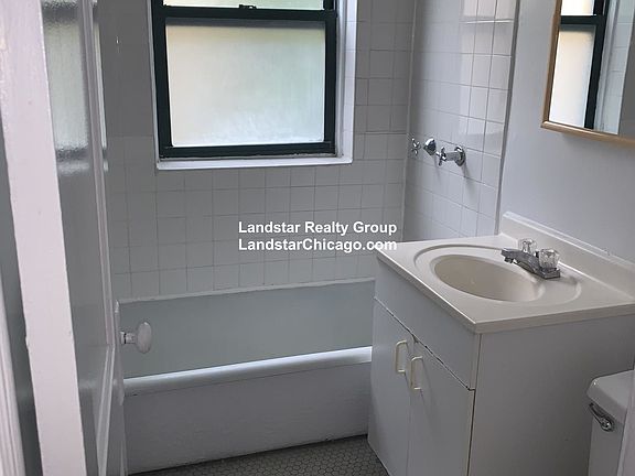 2nd image of 3306 N Spaulding Ave #1Q