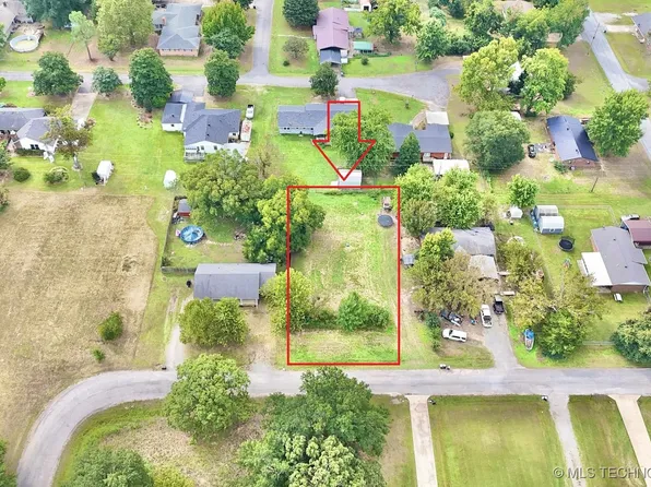 9 NW J St, Stigler, OK 74462