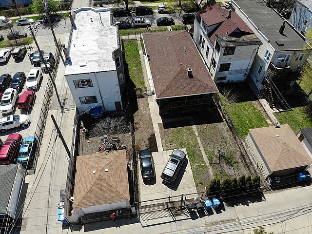 2nd image of 2818 W 38th Pl