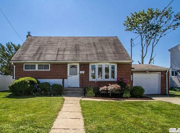 2nd image of 130 Lockwood Ave