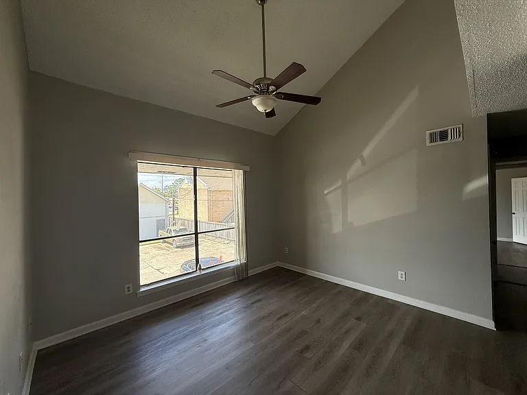 1404 Gause Blvd — Photo 6