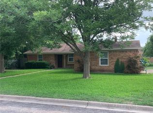 205 Travis Ln, Hewitt, TX 76643