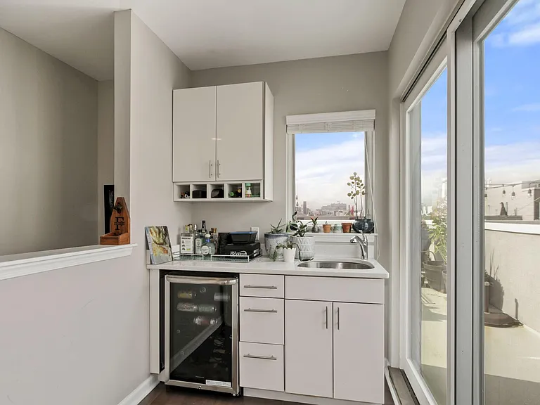 1337 N Howard St — Photo 8