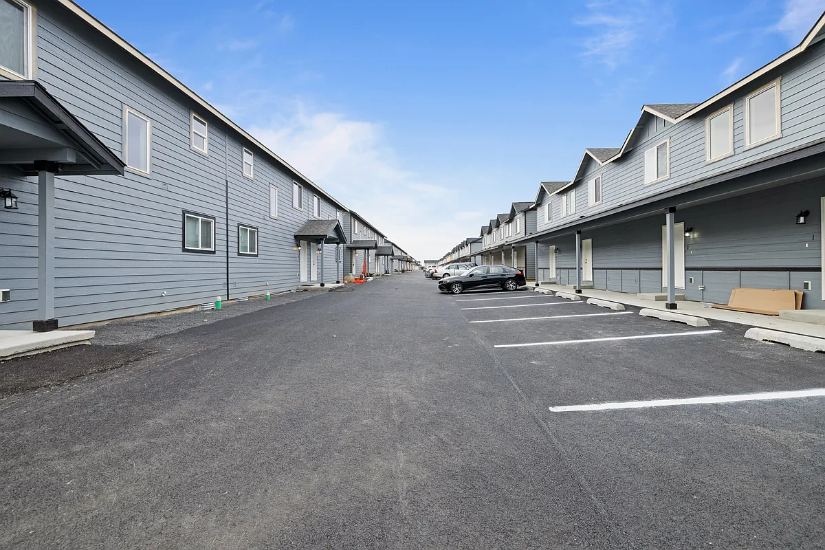Building Photo - 2637 W Marina Dr #2