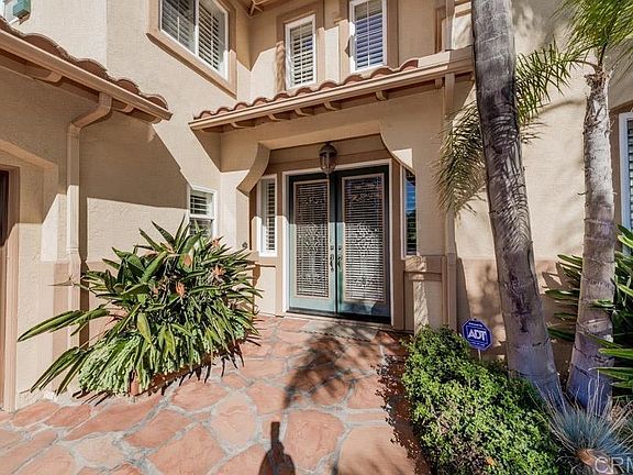 3rd image of 943 Palencia Pl