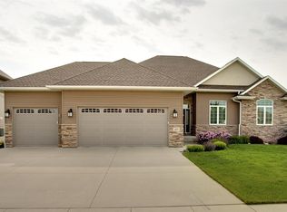 4227 Carlton Dr, Cedar Falls, IA 50613