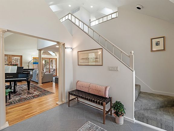 4th image of 11 Brentwood Way