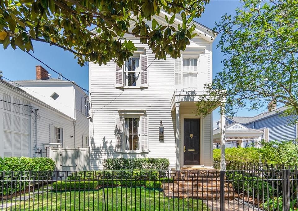 1st image of 906 Arabella St