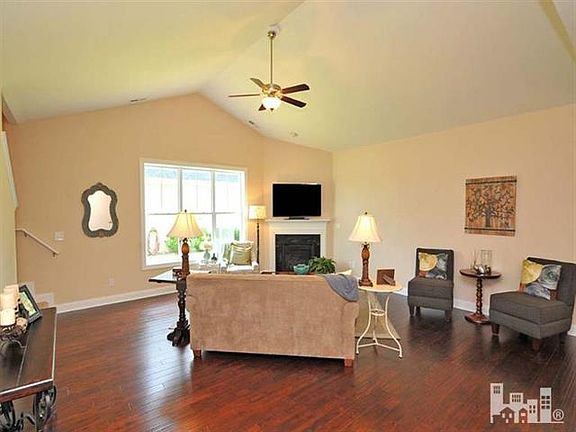 4th image of 134 Emberwood Dr