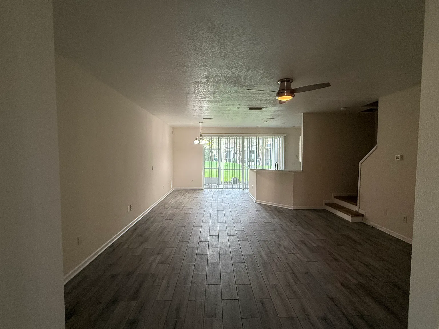 3 bed, 2.5 bath, 1600 sqft, $1,950 — Photo 2