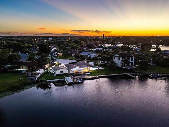 2nd image of 6788 Bayshore Drive