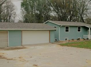 1904 Sunnydale Rd, Dixon, IL 61021