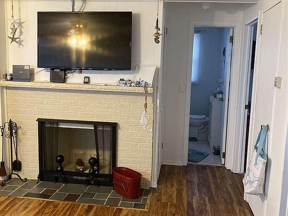 4th image of 2388 N East Dr