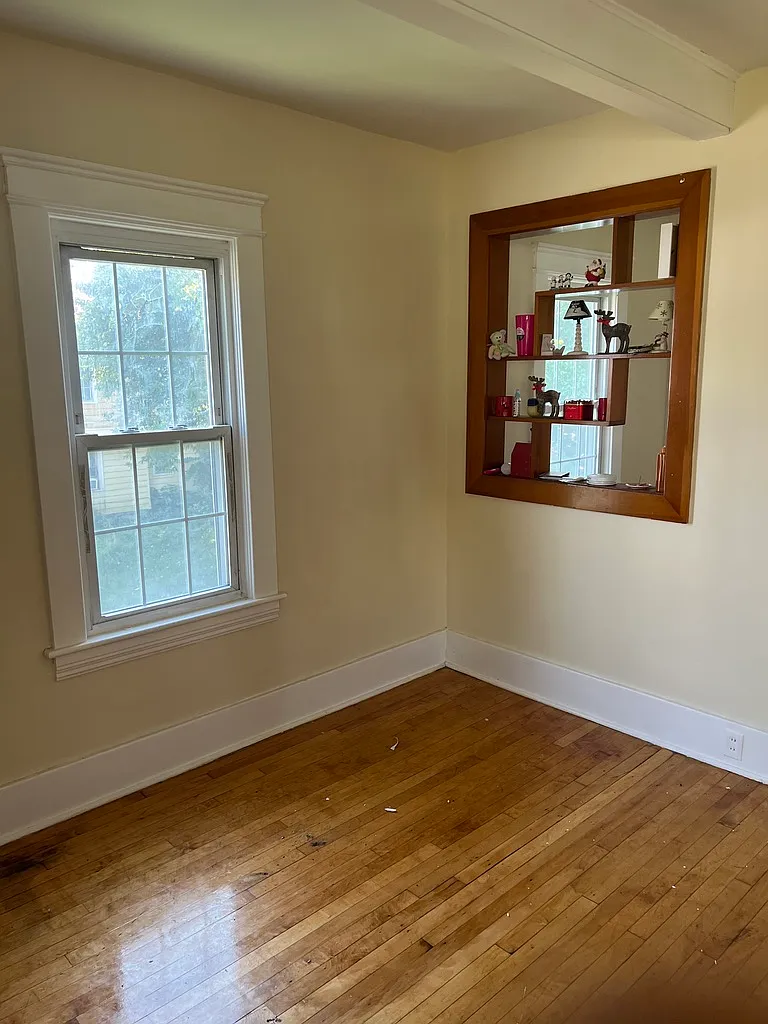 535 Richmond Avenue - Unit 1 — Photo 2