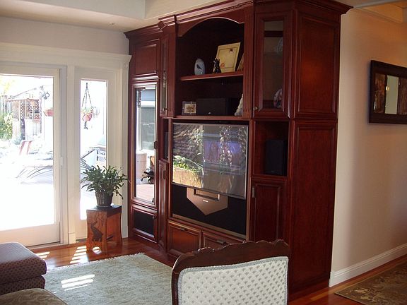 TV/Library Room