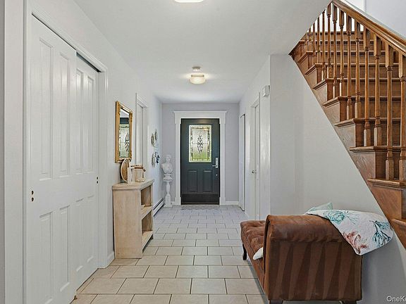 5th image of 19 Hillside Avenue