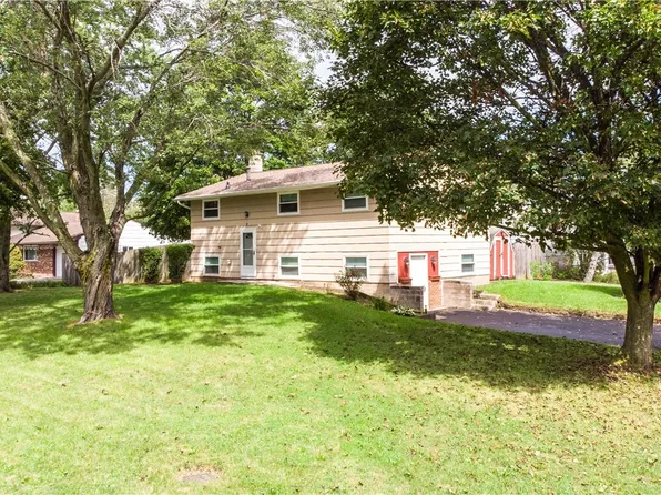 47 Golden Rod Ln, Rochester, NY 14623