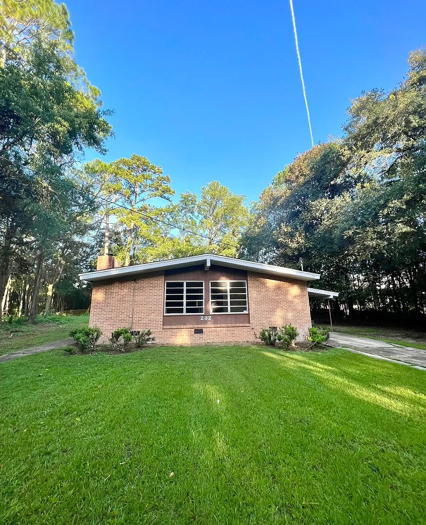 4 Bedroom House Walking Distance from FSU!! Available Fall 2027 — Photo 1