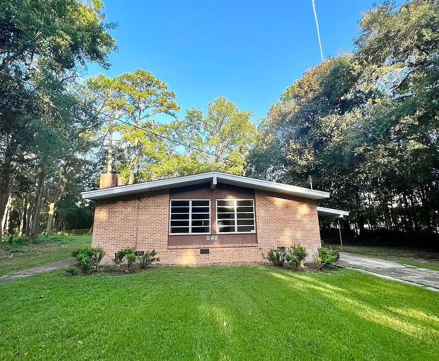 232 Westminster Dr