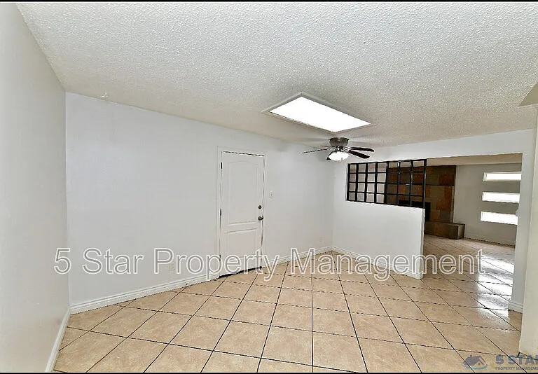 10565 Murphy St — Photo 9
