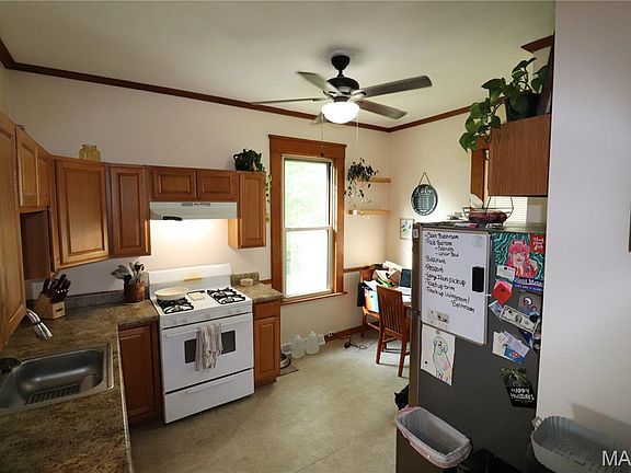 3rd image of 703 Peers Ave
