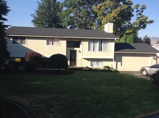 830 Manzanal St NE, East Wenatchee, WA 98802
