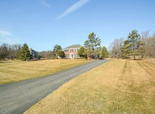 5 Island View Ln, North Oaks, MN 55127