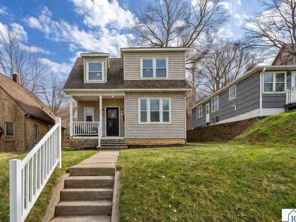 407 E Pleasant St, Mankato, MN 56001