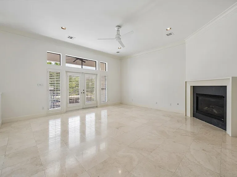 6906 Sewanee St — Photo 2