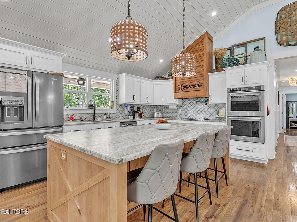 22nd image of 328 Ridge Circle Rd