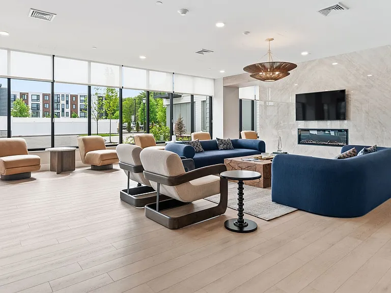 2454 Lafayette Rd #201 — Photo 31