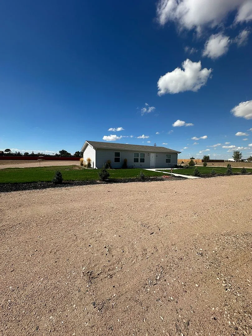 House and shop on 5 acres! — Photo 2