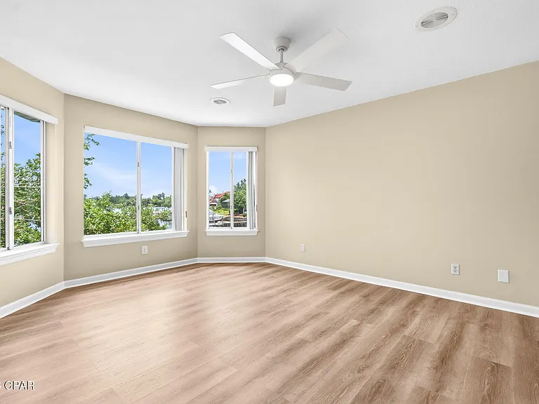 2718 Country Club Dr — Photo 24