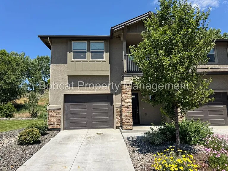 1226 Saltern Dr — Photo 1