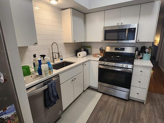 5th image of 2842 N Sacramento Ave APT 1