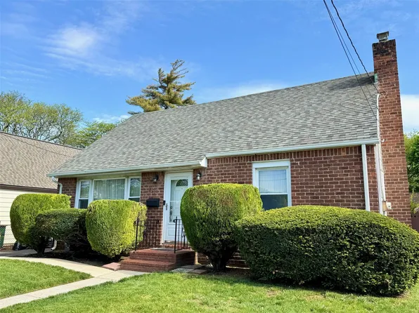 211 E Marshall Street, Hempstead, NY 11550